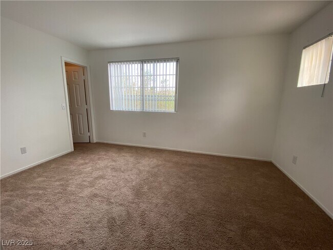 Building Photo - 1317 Woodmore Dr