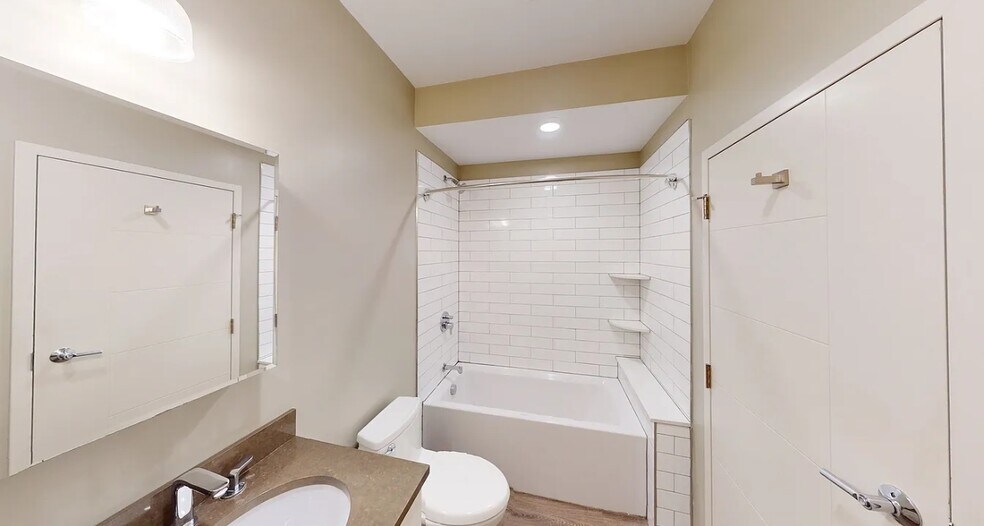 Building Photo - 16 Preble St