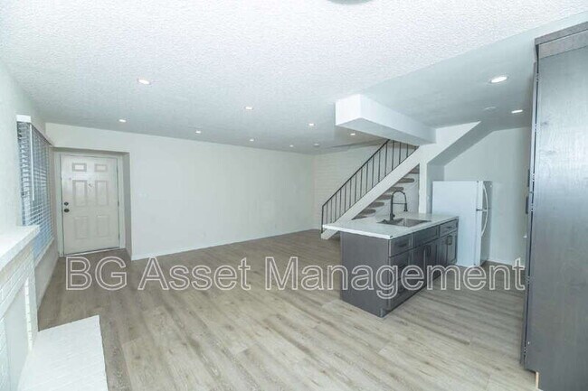 Primary Photo - 4110 34th Ave