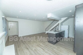 Building Photo - 4110 34th Ave