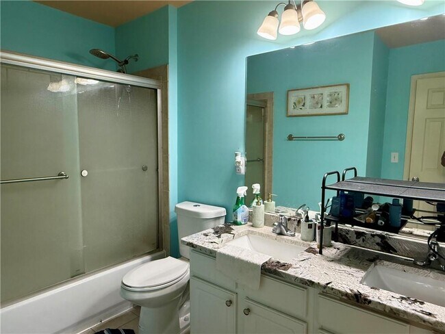 Building Photo - 585 Marylebone Dr