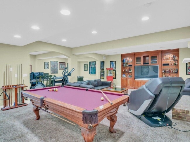 Building Photo - 106 Michigan Ct