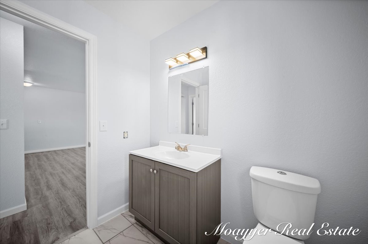 Building Photo - 1041 Abbey Ct