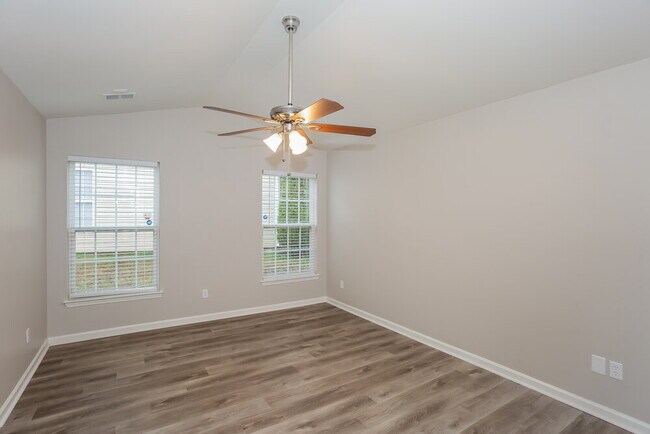 Building Photo - 333 Winding Canyon Dr