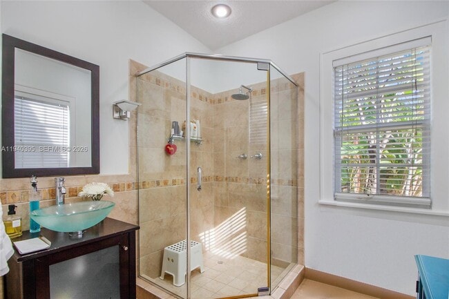 Building Photo - 2985 SW 13th St