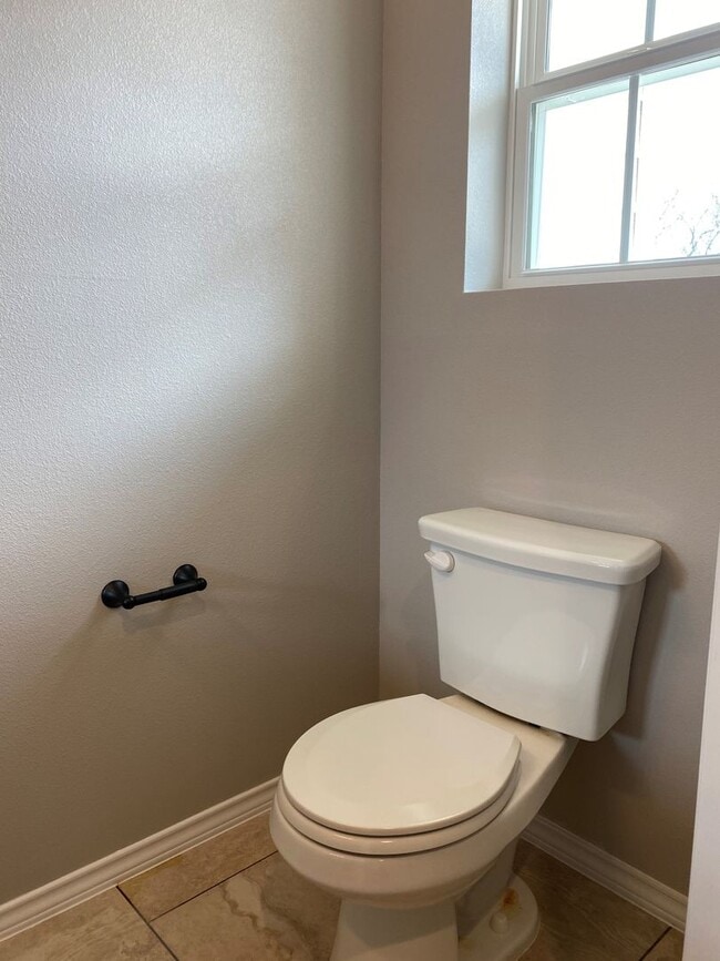 Building Photo - Welcome home to 4110 Swan's Landing #401!
