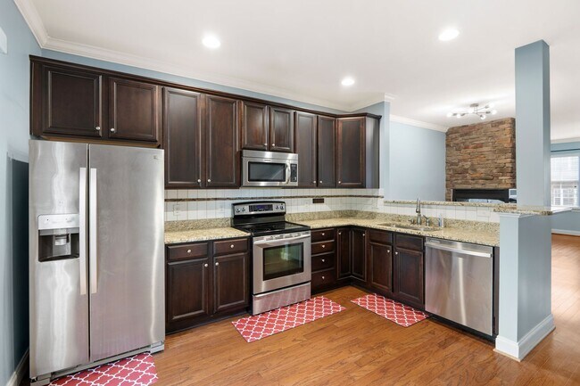 Building Photo - Gorgeous  3-bedroom townhome in North Raleigh!