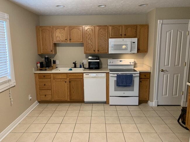 Building Photo - 7864 Andee Ln