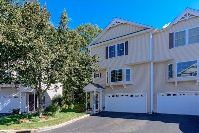 Building Photo - 58 Fountain Dr