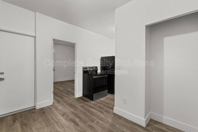 Building Photo - 3702 Meramec St