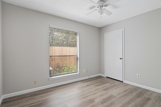 Building Photo - 13357 Water Oak Ln
