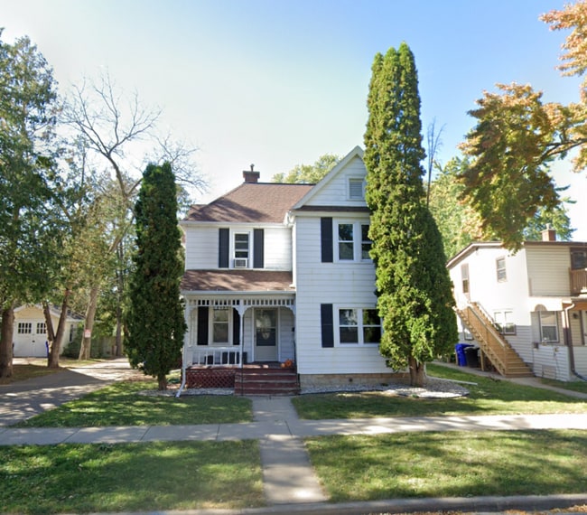 Primary Photo - 1411 N Appleton St