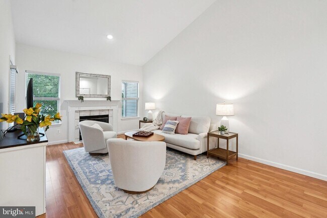 Building Photo - 13085 Autumn Woods Way
