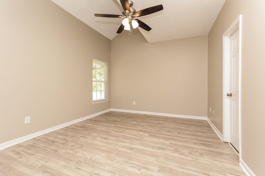Building Photo - 4904 Ottenville Ave