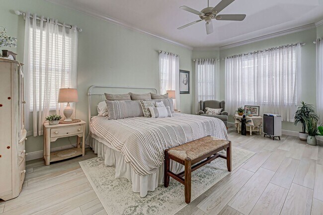 Building Photo - 3br/2ba Pool Home in Venetia