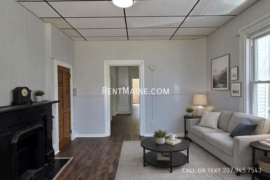 Building Photo - 139 Oak St