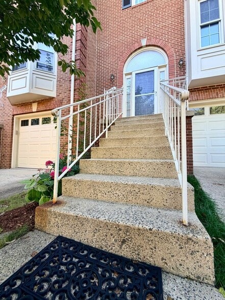 Building Photo - 4722 Minor Cir