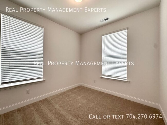 Building Photo - 15328 Ballancroft Pkwy