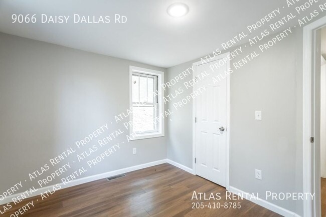 Building Photo - 9066 Daisy Dallas Rd