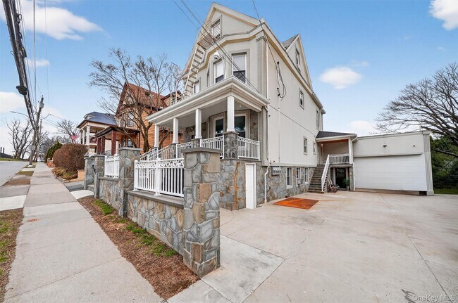 Building Photo - 92 Kimball Ave