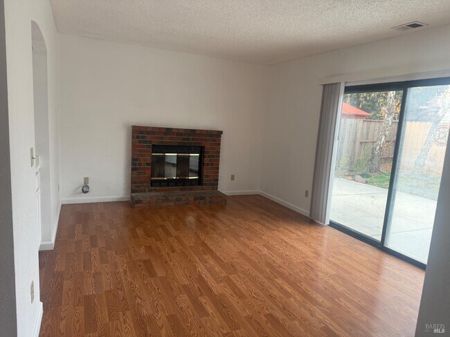 Building Photo - 290 Kent Pl