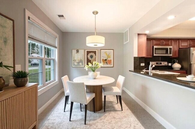 Building Photo - 43 Foxcroft Rd