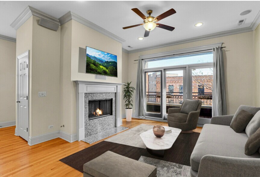 Building Photo - 2358 N Damen Ave