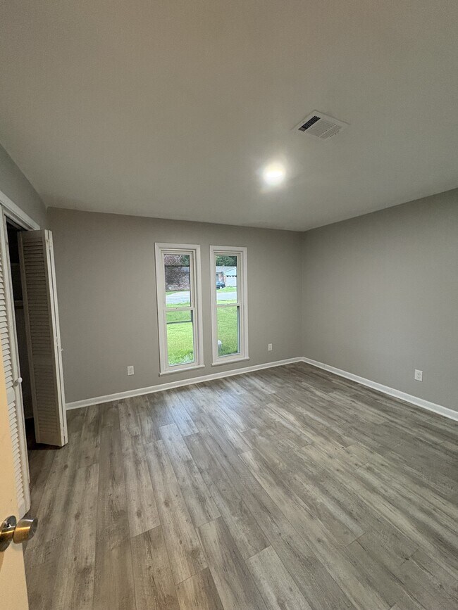 Building Photo - 11701 Southridge Dr
