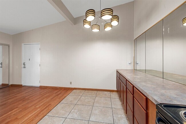Building Photo - 10421 Briarbend Dr