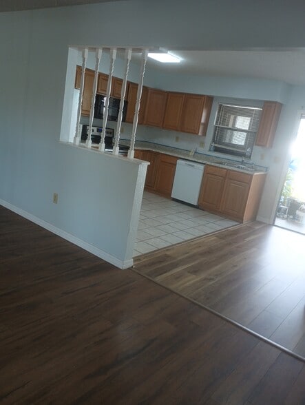 Building Photo - 2626 Lear Rd