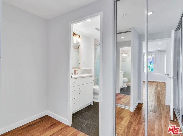 Building Photo - 865 Comstock Ave