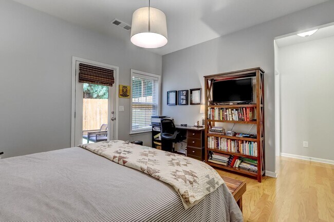 Building Photo - 3 bdrm, 3.5 bath Townhome on the Beltline in Grant Park!