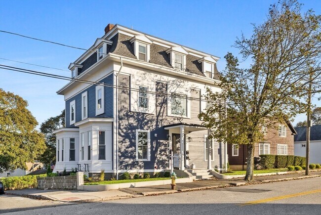 Building Photo - 62 Chestnut St