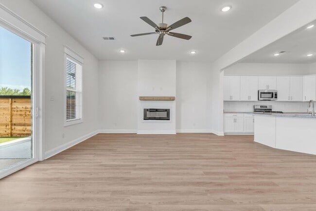 Building Photo - Move In Special! Now Leasing in Olive Branch @ Cedar Bluff – 3 and 4BR Townhomes in Olive Branch!...