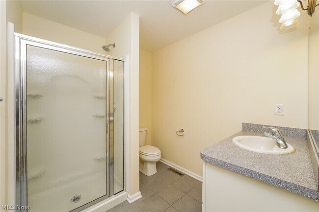 Building Photo - 39 Grandview Dr