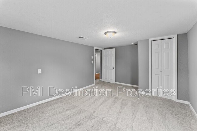 Building Photo - 15508 Loring Rd