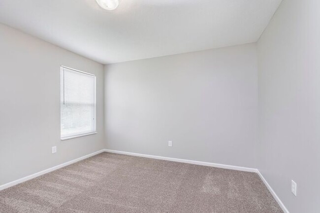 Building Photo - 4 Bedroom with a 3 Car Garage in Zionsvill...