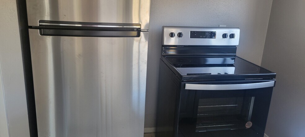 Kitchen - 3003 Parker Ln