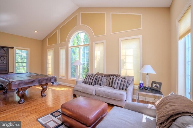 Building Photo - 19 Meadowlark Dr