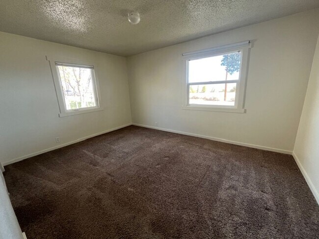 Building Photo - Pine Creek Village, Bishop, CA