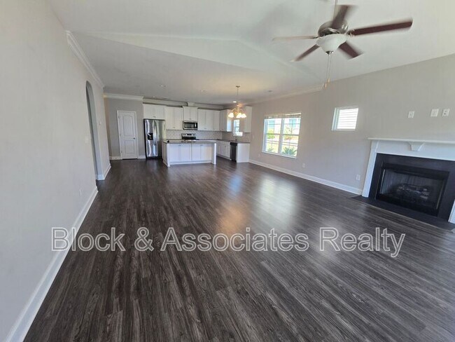 Building Photo - 5553 Marblehead Dr