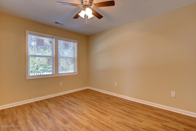 Building Photo - 2251 Onslow Dr