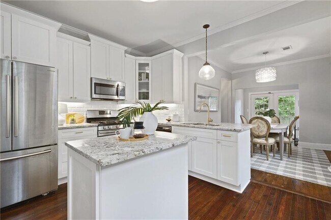 Building Photo - 481 Hill St SE