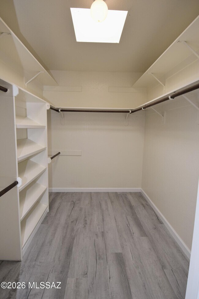 Building Photo - 4581 Cam Campero