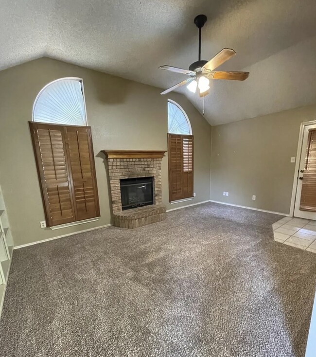 Building Photo - 4912 Oldfield Dr