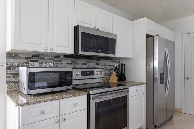 Building Photo - 16711 Collins 1704