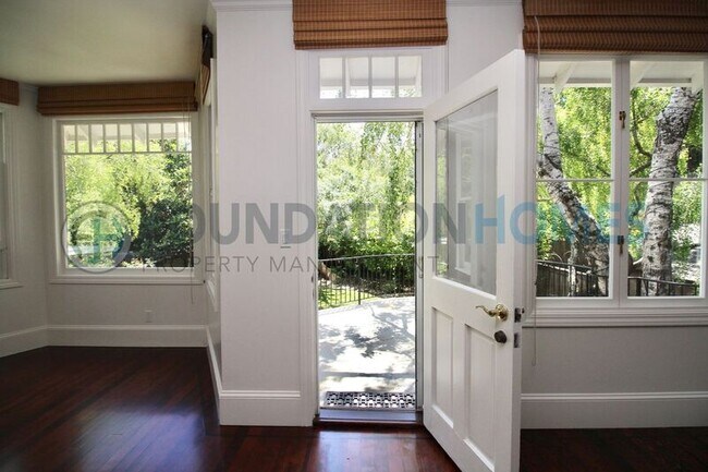 Building Photo - 115 Lagunitas Rd