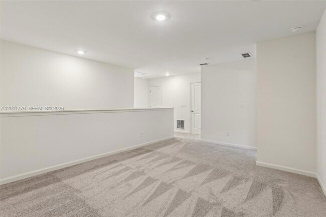 Building Photo - 2571 Grey Hawk Dr