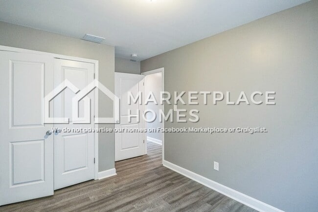 Building Photo - 216 Hendricks Pl