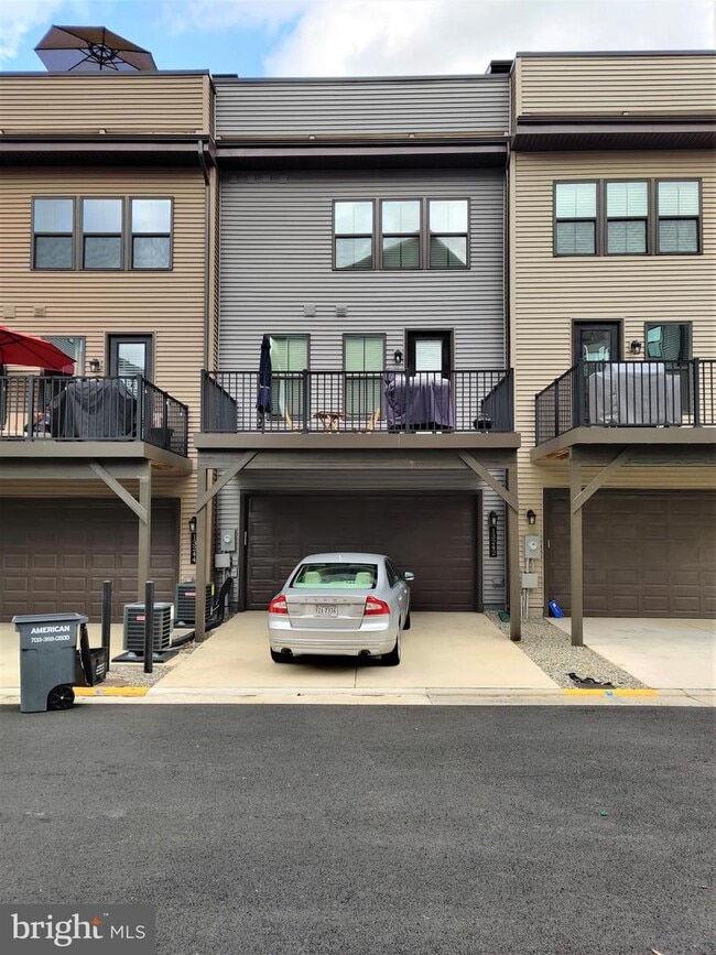 Building Photo - 13242 Woodland Pond Pl